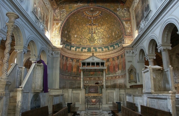 Intérieur de l'église Saint Clément du Latran à Rome