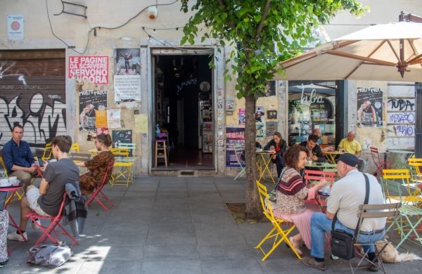 Librairie café dans le Pigneto à Rome