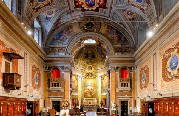 Intérieur de l'Eglise Oratorio Caravita à Rome
