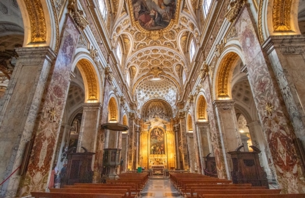 Intérieur de l'Eglise Saint Louis des Français à Rome
