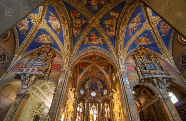 Intérieur de l'église Sainte Marie sur la Minerve à Rome
