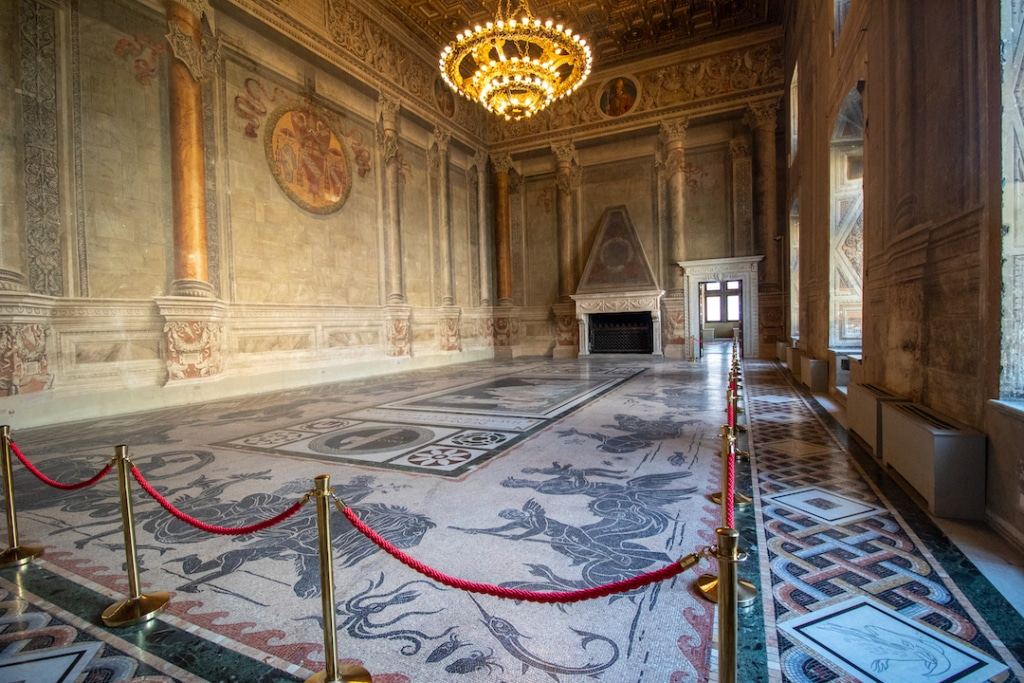 Salle de réception dans le Palazzo Venezia à Rome