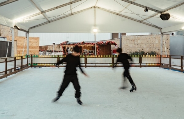 Patinoire du centre commercial AURA à Rome