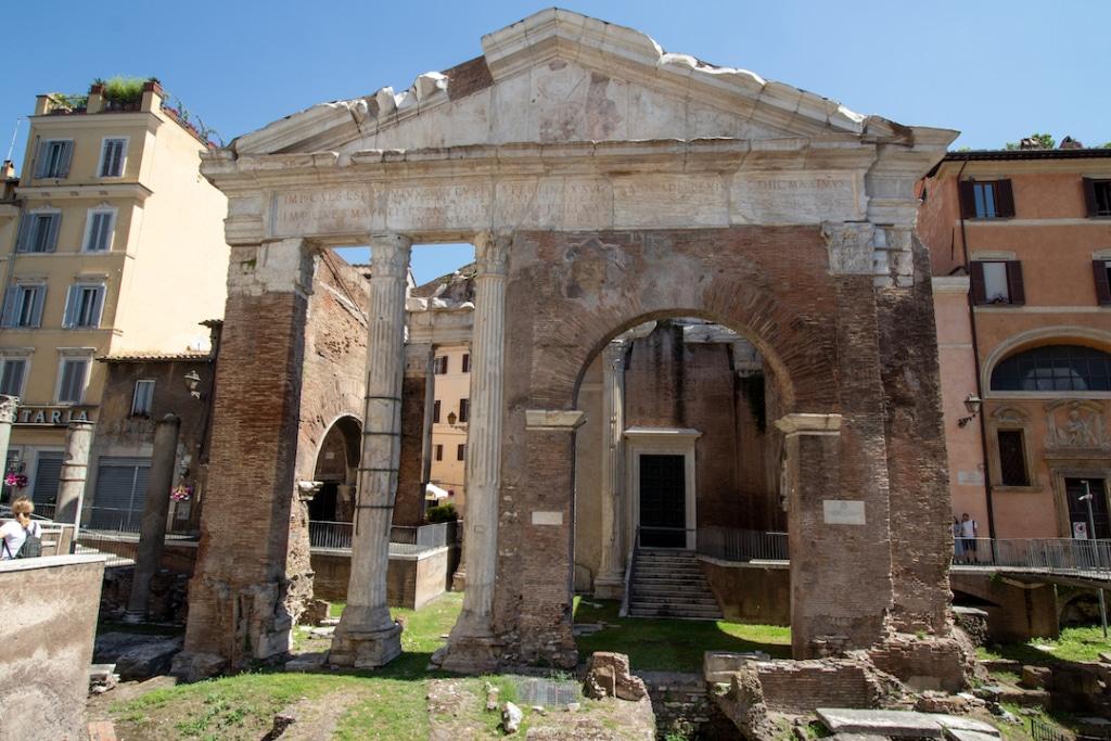 Portique d'Octavie dans le ghetto juif à Rome