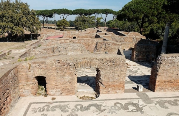 Thermes de Neptune à Ostia Antica à Rome