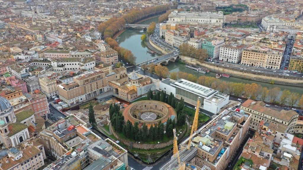 Vue aérienne du Mausolée d'Auguste à Rome