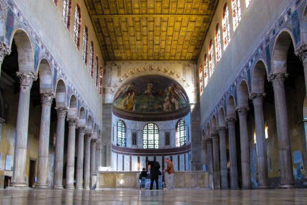 La basilique Sainte Sabine est une des plus anciennes églises de Rome.