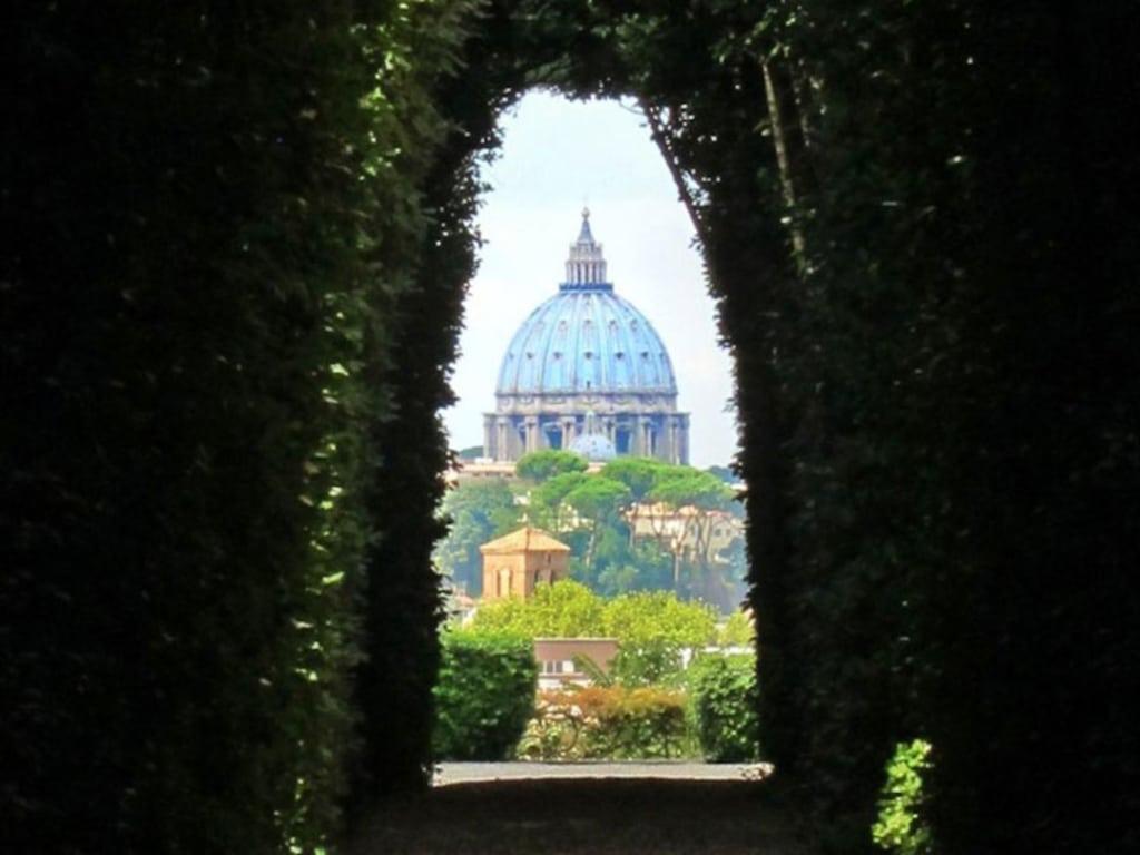Trou de serrure de la Villa du Prieuré de Malte quartier l'Aventin à Rome