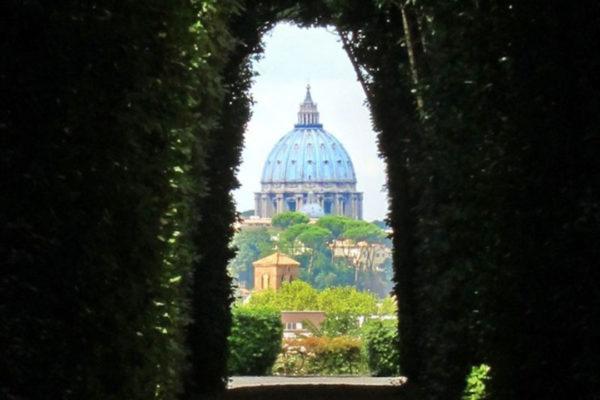 Trou de serrure de la Villa du Prieuré de Malte quartier l'Aventin à Rome