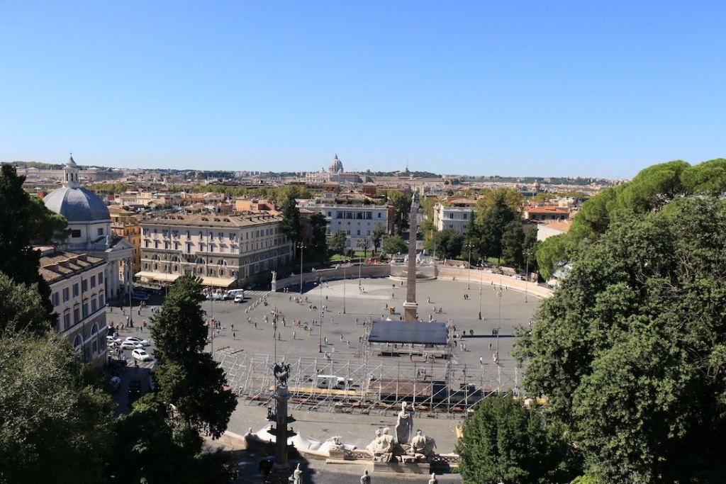 Vue sur la piazza di popolo depuis la terrasse Pincio dans la Villa Borghese à Rome