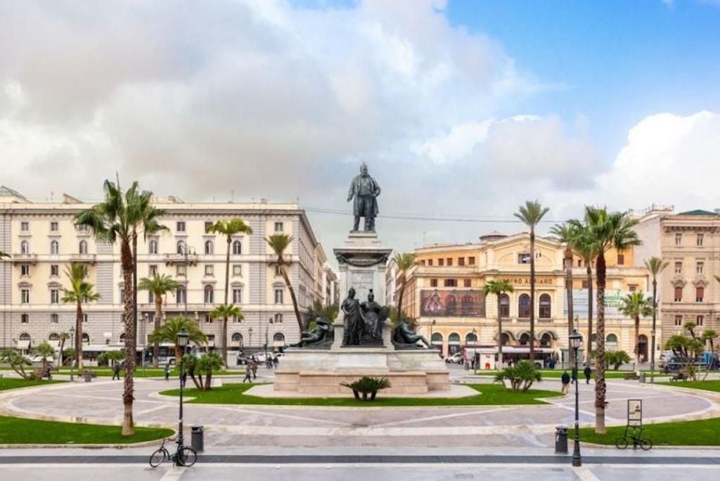 Une des places dans le quartier Prati à Rome.