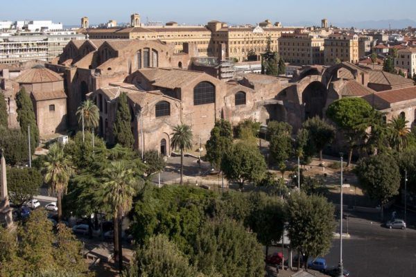 L'extérieur des Thermes de Dioclétien à Rome.