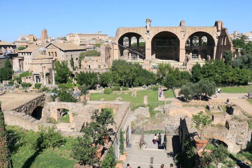 Vue sur le forum Romain à Rome.