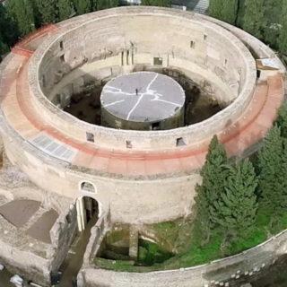 Vue d'en haut du Mausolée d'Auguste : monument cylindrique.