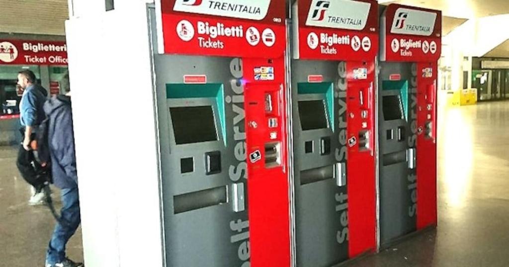 Distributeurs de billets de train à Rome