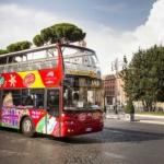 Bus touristique rouge City Sightseeing Roma