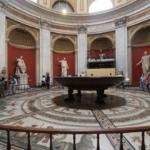 Intérieur des musées du Vatican à Rome
