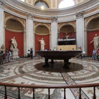 Intérieur des musées du Vatican à Rome
