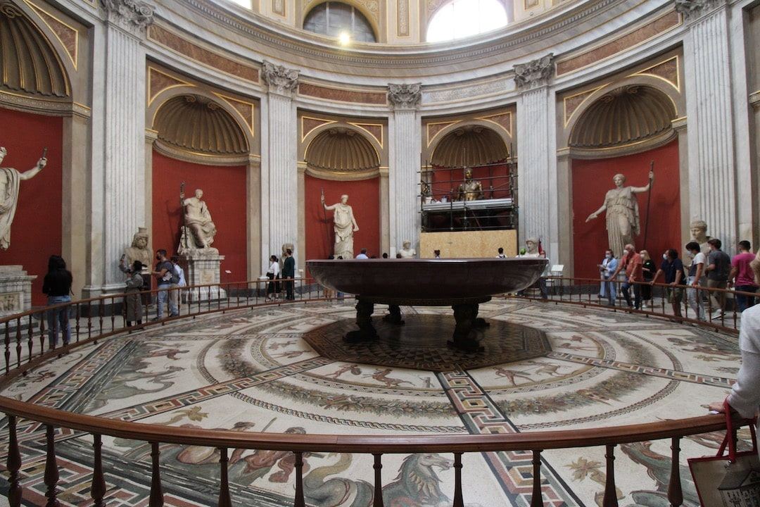 Intérieur des musées du Vatican à Rome