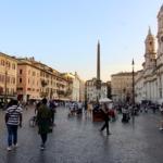 Piazza Navona avec l'obélisque en fond