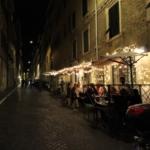 Rues du quartier Monti en soirée à Rome