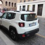 Taxi blanc à Rome