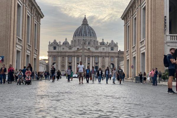 Basilique Saint Pierre depuis la Via Della Conciliazione