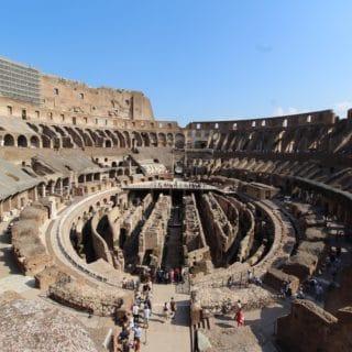Vue panoramique de l'intérieur du Colisée