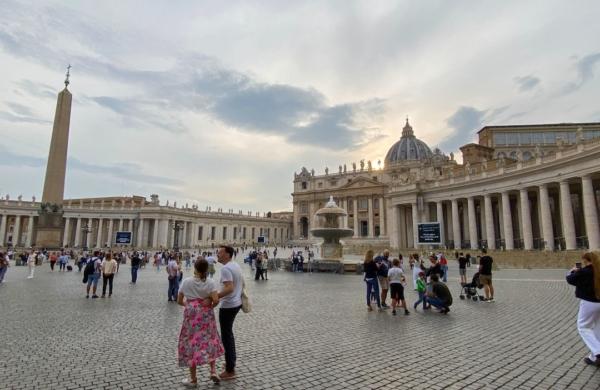 Place Saint Pierre à Rome