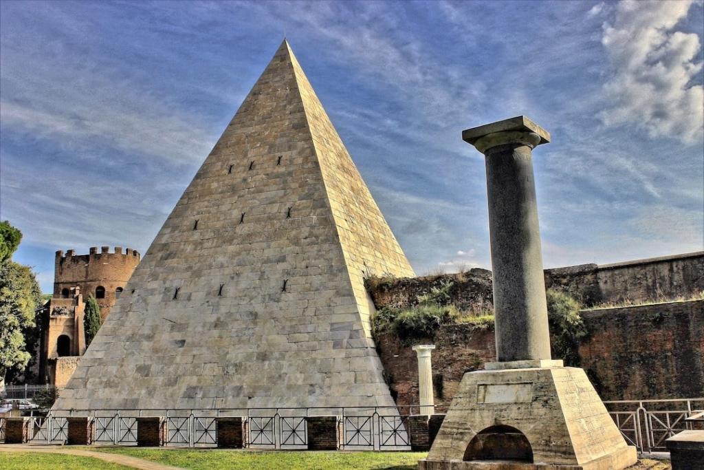 Pyramide de Cestius à Rome