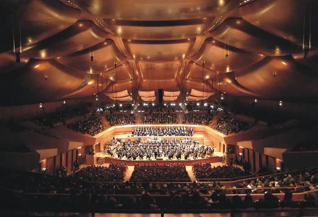 Vue en profondeur d'une salle de l'Auditorium Parco della Musica